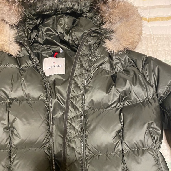 Moncler boed with fur size 3 - Picture 3 of 16